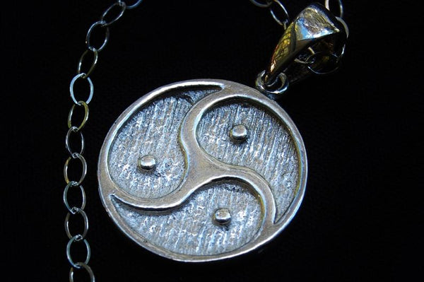 KEY NECKLACE, BDSM TRISKELION EMBLEM, DISCREET BDSM SYMBOL, STERLING S –  Erosmoon