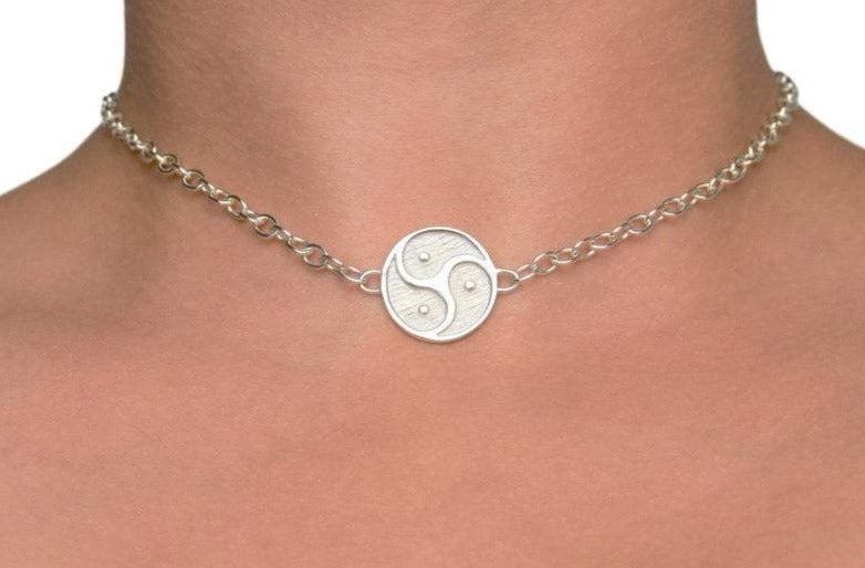Solid 925 Sterling Silver In-Line Medium Triskelion BDSM Day Collar g2