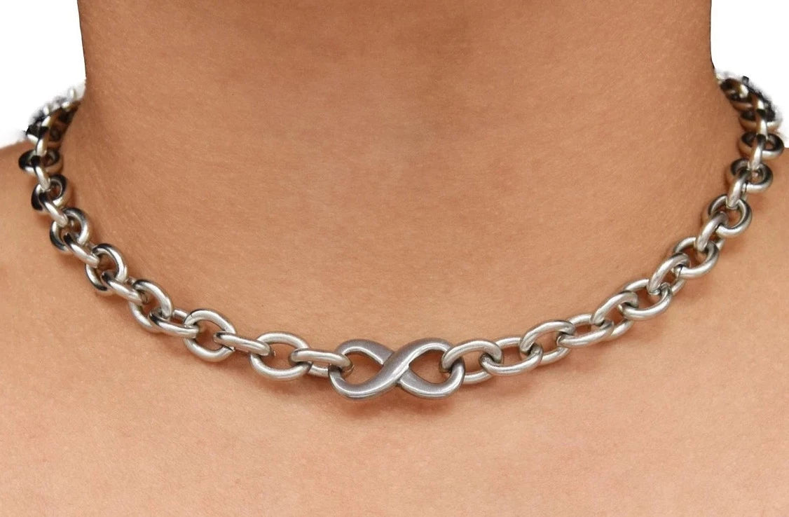 BDSM Locking  Heavy Day Collar Jewelry Infinity Necklace of Lock and O ring in solid 316L Stainless Steel on a model's neck